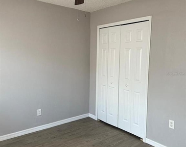 500 Las Palmas Circle - Photo Thumbnail 8