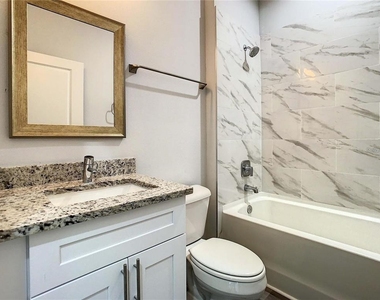 14683 Ingraham Boulevard - Photo Thumbnail 6