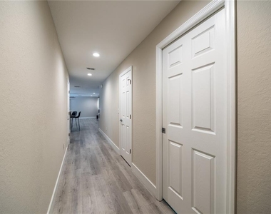 2942 Fieldwood Circle - Photo Thumbnail 3