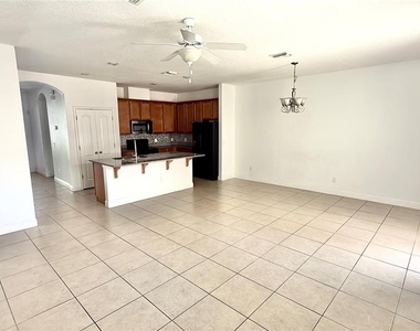 8615 Via Trieste Drive - Photo Thumbnail 5