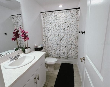2966 Canary Avenue - Photo Thumbnail 12