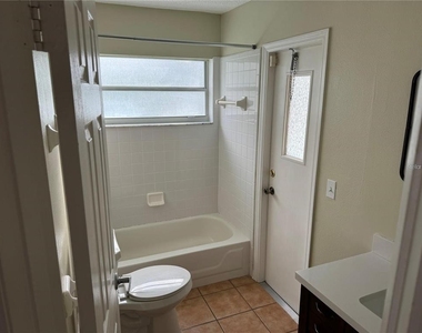 7808 Laurel Oak Lane - Photo Thumbnail 17