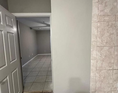 4344 S Kirkman Road - Photo Thumbnail 4