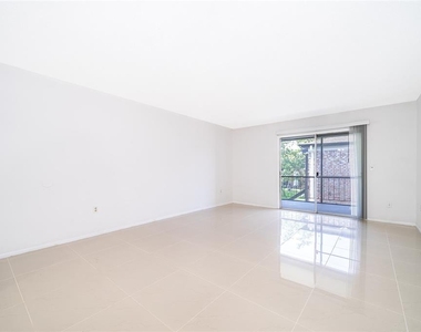 5317 Curry Ford Road - Photo Thumbnail 14