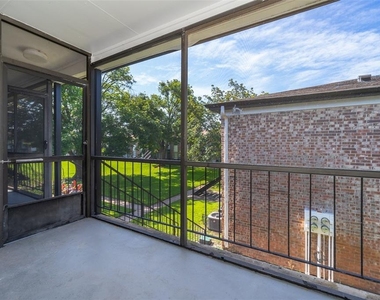 5317 Curry Ford Road - Photo Thumbnail 12