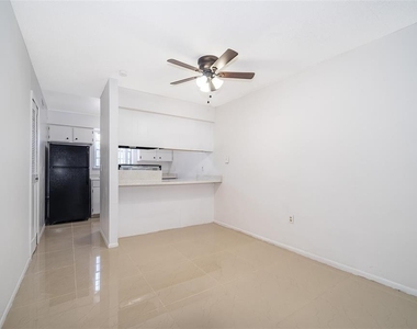 5317 Curry Ford Road - Photo Thumbnail 5
