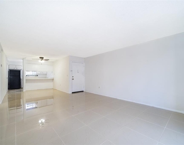 5317 Curry Ford Road - Photo Thumbnail 13
