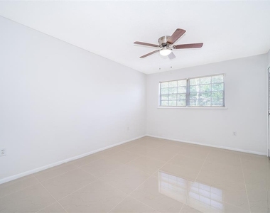 5317 Curry Ford Road - Photo Thumbnail 10