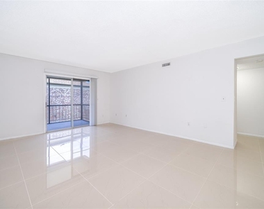 5317 Curry Ford Road - Photo Thumbnail 3