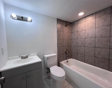 5317 Curry Ford Road - Photo Thumbnail 14