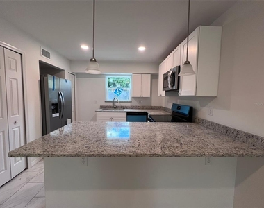 5317 Curry Ford Road - Photo Thumbnail 11