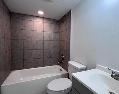 5317 Curry Ford Road - Photo Thumbnail 8