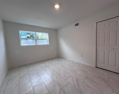 5317 Curry Ford Road - Photo Thumbnail 15
