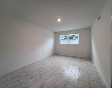 5317 Curry Ford Road - Photo Thumbnail 9