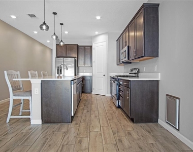 183 Arlington Square Court - Photo Thumbnail 3