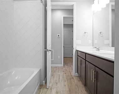 183 Arlington Square Court - Photo Thumbnail 21