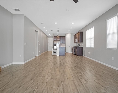 183 Arlington Square Court - Photo Thumbnail 7