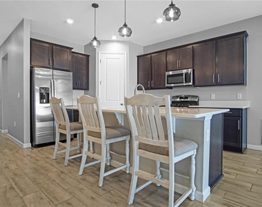 183 Arlington Square Court - Photo Thumbnail 5