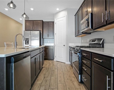 183 Arlington Square Court - Photo Thumbnail 4