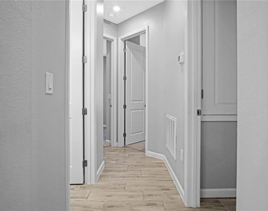 183 Arlington Square Court - Photo Thumbnail 16