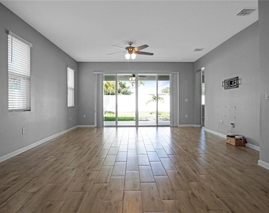 183 Arlington Square Court - Photo Thumbnail 6