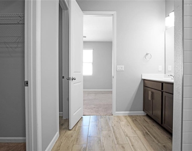183 Arlington Square Court - Photo Thumbnail 14
