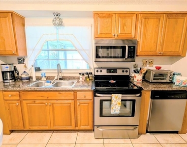 19 Lamplight Lane - Photo Thumbnail 2