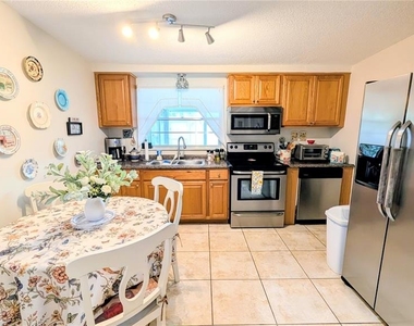19 Lamplight Lane - Photo Thumbnail 3