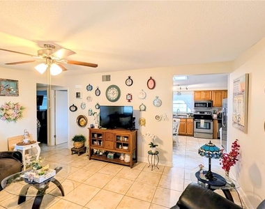 19 Lamplight Lane - Photo Thumbnail 5