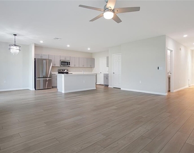 3889 Geranium Avenue - Photo Thumbnail 6