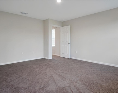 3889 Geranium Avenue - Photo Thumbnail 16