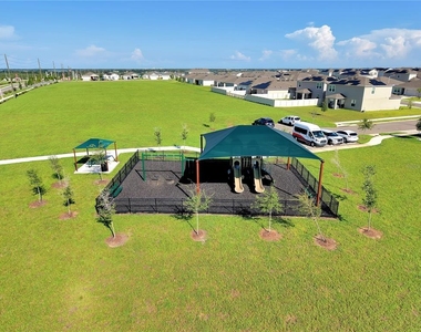 3889 Geranium Avenue - Photo Thumbnail 30