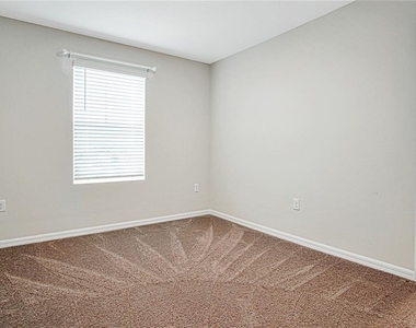 3889 Geranium Avenue - Photo Thumbnail 25