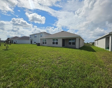 4631 Sw 88th Place - Photo Thumbnail 8