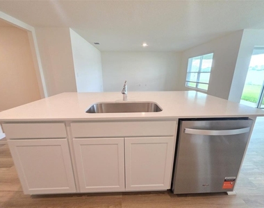 4631 Sw 88th Place - Photo Thumbnail 46