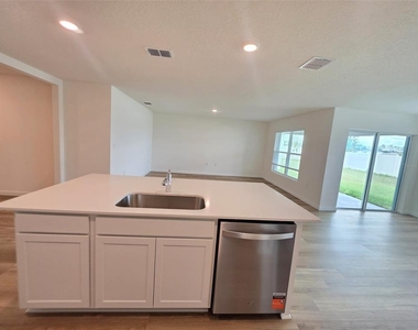4631 Sw 88th Place - Photo Thumbnail 54