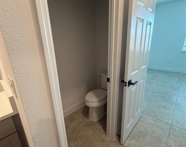 7169 Sw 56th Place - Photo Thumbnail 9