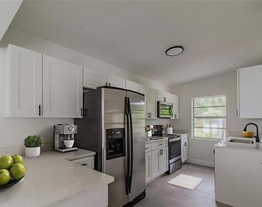 906 San Domingo Road - Photo Thumbnail 5
