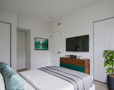 906 San Domingo Road - Photo Thumbnail 11