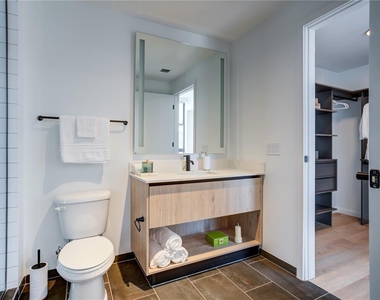 435 N Orange Avenue - Photo Thumbnail 23