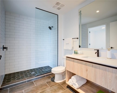 435 N Orange Avenue - Photo Thumbnail 25
