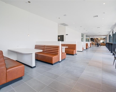435 N Orange Avenue - Photo Thumbnail 42