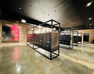 435 N Orange Avenue - Photo Thumbnail 8