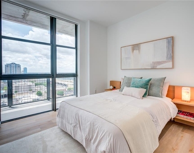 435 N Orange Avenue - Photo Thumbnail 41
