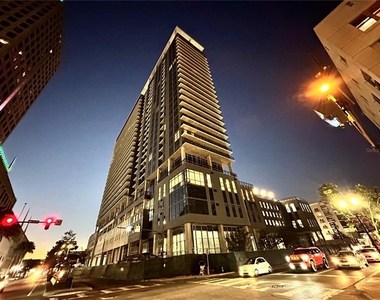 435 N Orange Avenue - Photo Thumbnail 56