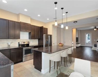 1412 Lobelia Drive - Photo Thumbnail 2