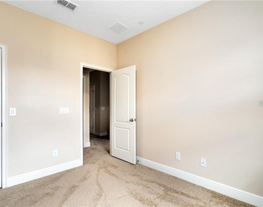 1412 Lobelia Drive - Photo Thumbnail 12