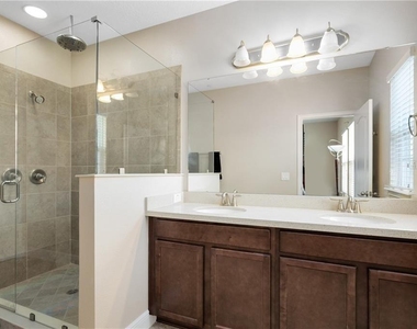 1412 Lobelia Drive - Photo Thumbnail 9