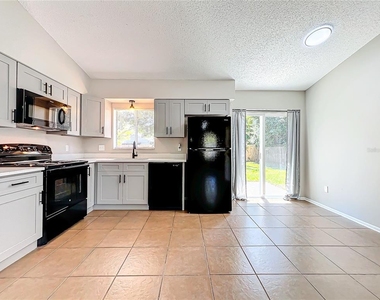 13868 Lena Street - Photo Thumbnail 8