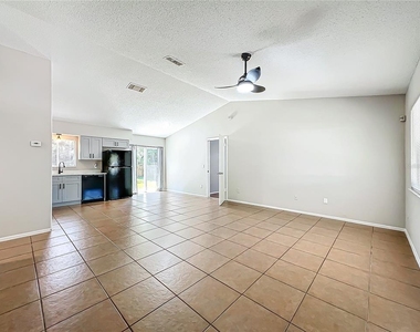 13868 Lena Street - Photo Thumbnail 3